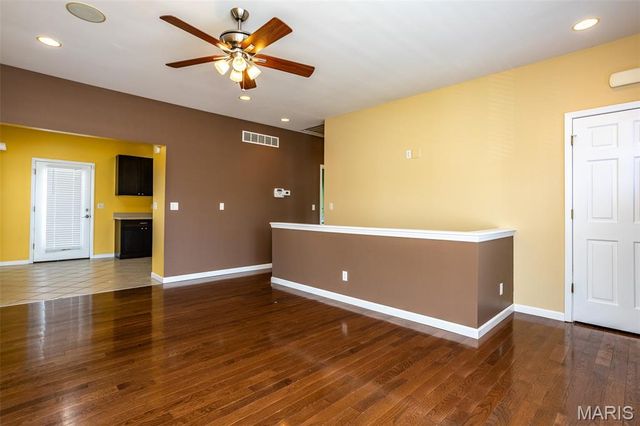 127 Collinsville Street, Glen Carbon, IL 62034