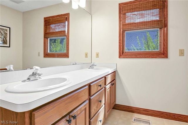 1820 Hampton Run 3, Broadview Heights, OH 44147