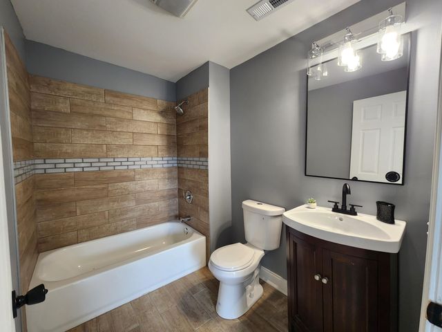 412 S 15th Street, Chesterton, IN 46304