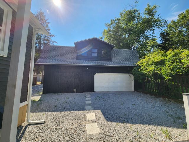 412 S 15th Street, Chesterton, IN 46304