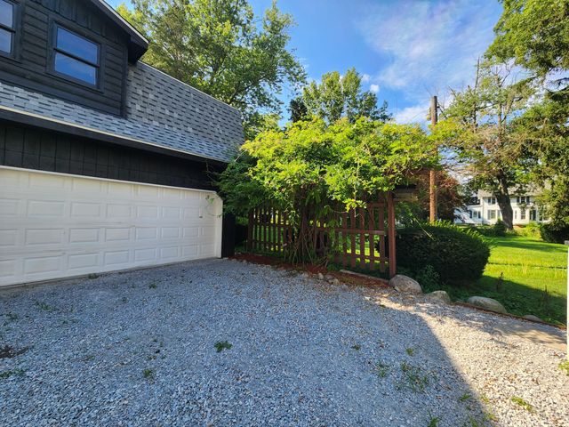 412 S 15th Street, Chesterton, IN 46304