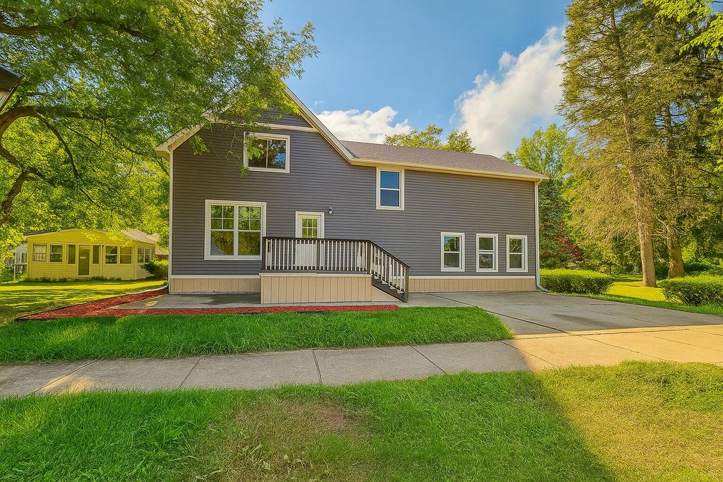 412 S 15th Street, Chesterton, IN 46304