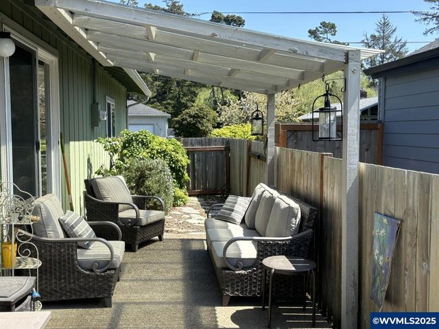 6715 SW Inlet Av, Lincoln City, OR 97367