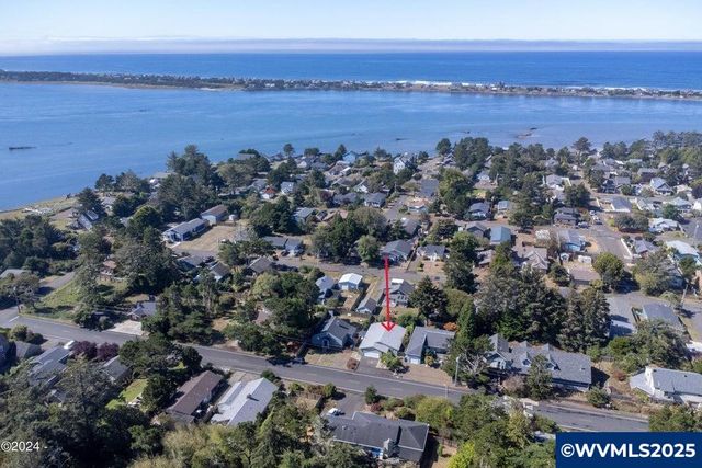 6715 SW Inlet Av, Lincoln City, OR 97367