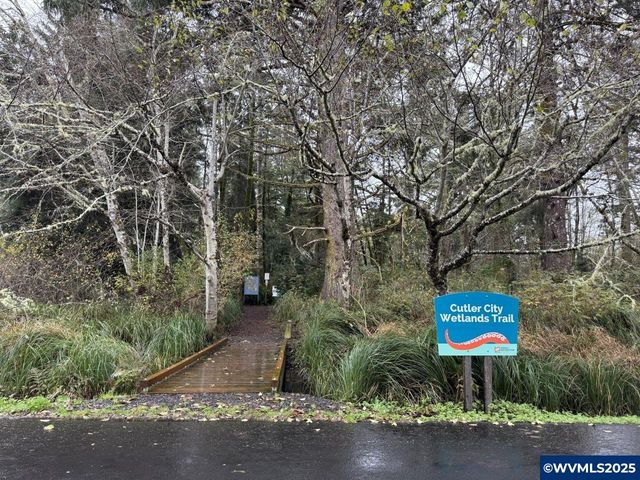 6715 SW Inlet Av, Lincoln City, OR 97367