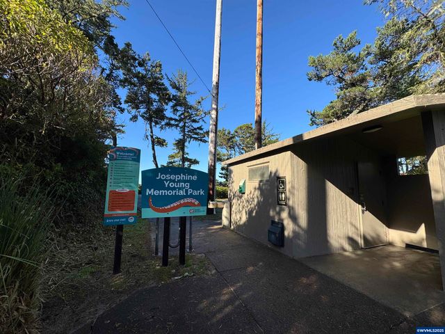 6715 SW Inlet Av, Lincoln City, OR 97367