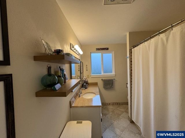 6715 SW Inlet Av, Lincoln City, OR 97367