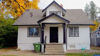 1060 15th St NE, Salem, OR 97301