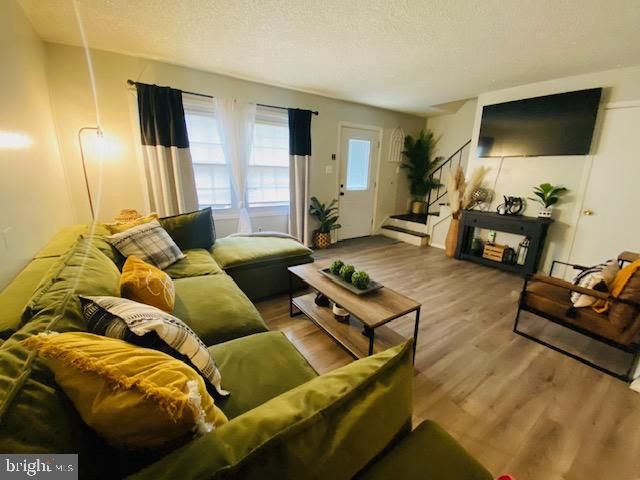 9 RAEBURN LN, Willingboro, NJ 08046