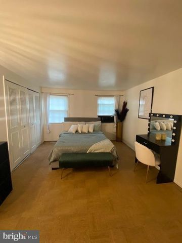 9 RAEBURN LN, Willingboro, NJ 08046