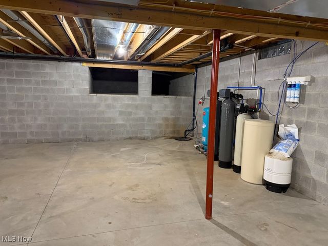 5653 Goodell Road, Mantua, OH 44255