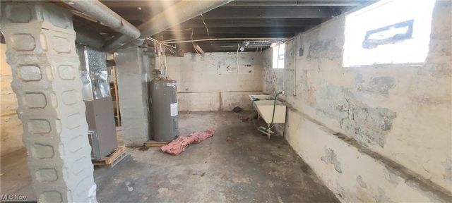 14819 Hale Avenue, Cleveland, OH 44110