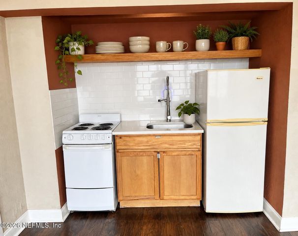 311 W ASHLEY Street 205, Jacksonville, FL 32202