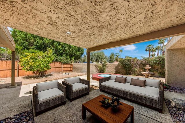 28 Chandra Lane, Rancho Mirage, CA 92270