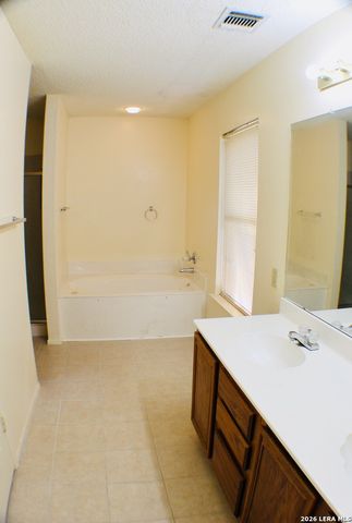 7135 Shadow, San Antonio, TX 78250
