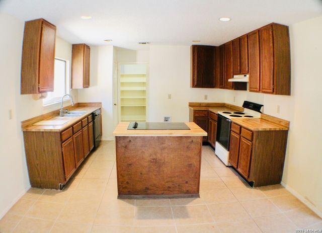 7135 Shadow, San Antonio, TX 78250