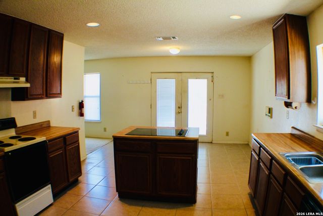 7135 Shadow, San Antonio, TX 78250