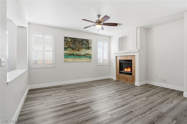 10071 Lemon Valley Avenue, Las Vegas, NV 89147