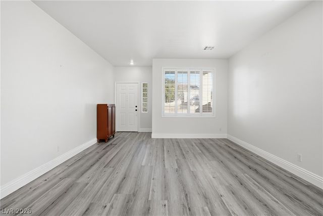 10071 Lemon Valley Avenue, Las Vegas, NV 89147