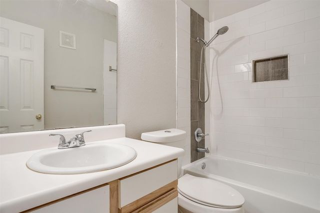 3212 Donnelly Circle 502, Fort Worth, TX 76107