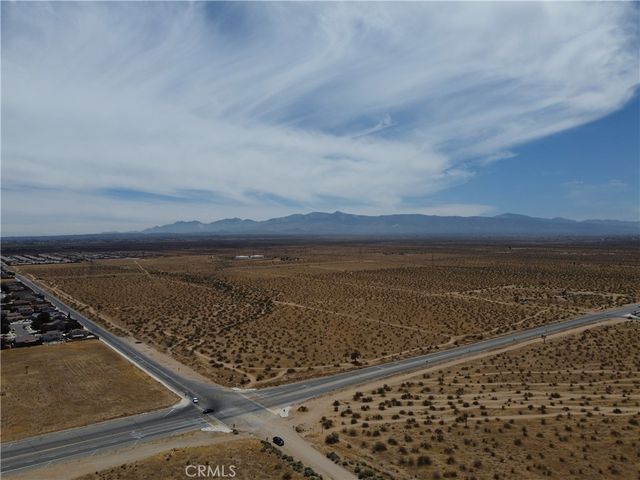 3 Mojave Dr, Adelanto, CA 92301