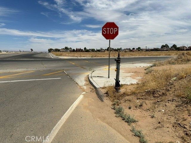 3 Mojave Dr, Adelanto, CA 92301