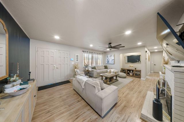 1636 Cameo Way, Modesto, CA 95350