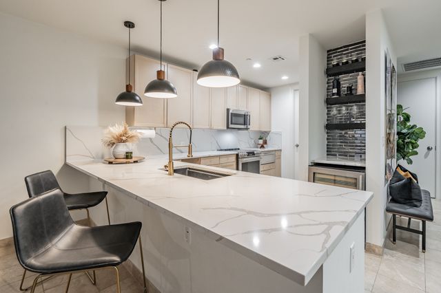 1505 Elm Street 404, Dallas, TX 75201