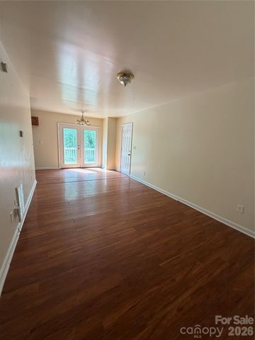 7336 Everett Drive, Charlotte, NC 28214