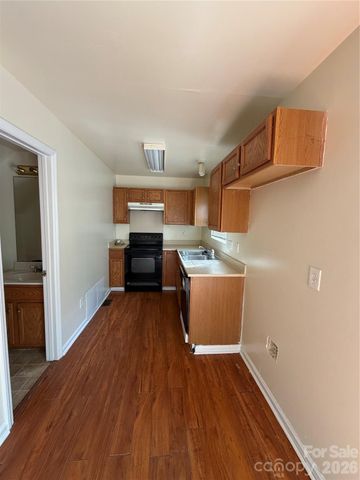 7336 Everett Drive, Charlotte, NC 28214