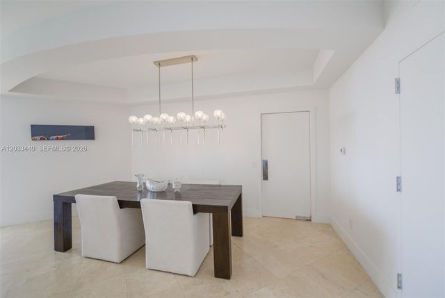 21050 Point Pl 702, Aventura, FL 33180