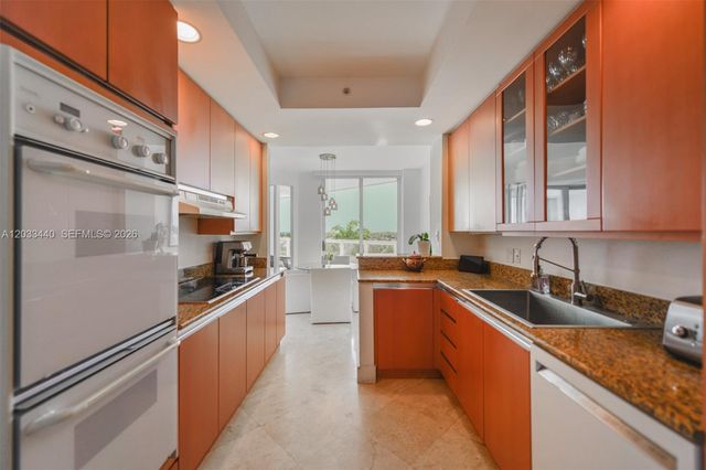 21050 Point Pl 702, Aventura, FL 33180