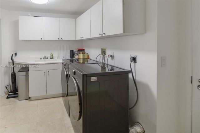21050 Point Pl 702, Aventura, FL 33180