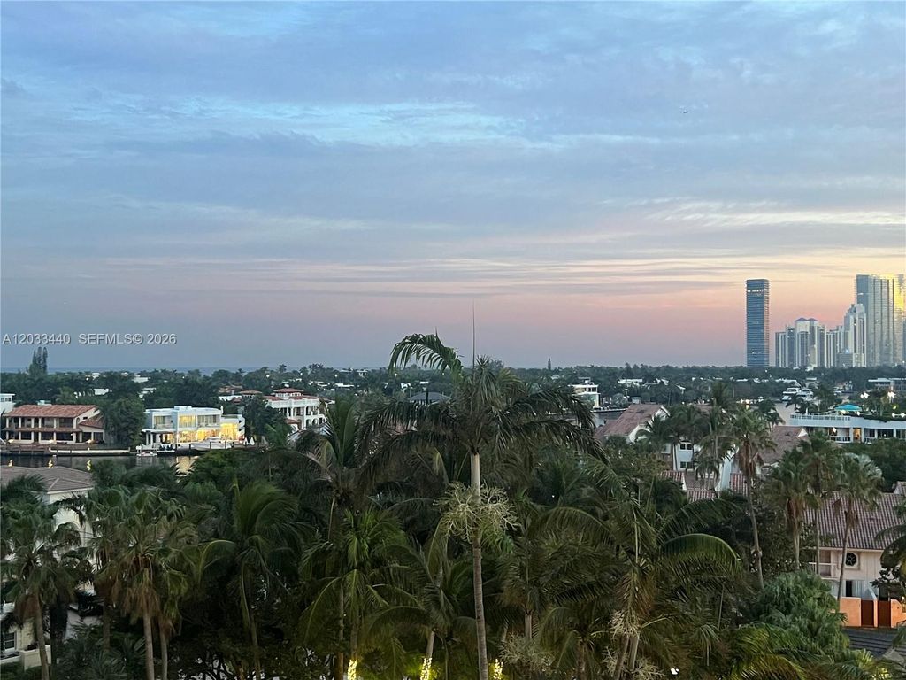 21050 Point Pl 702, Aventura, FL 33180