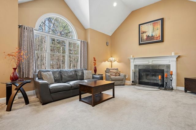320 Lincoln Circle, Northbridge, MA 01534