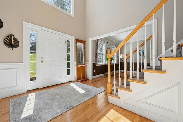 320 Lincoln Circle, Northbridge, MA 01534