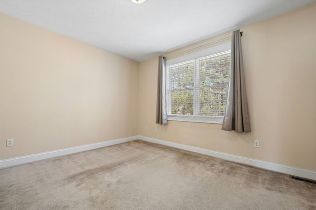 320 Lincoln Circle, Northbridge, MA 01534