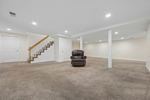 320 Lincoln Circle, Northbridge, MA 01534