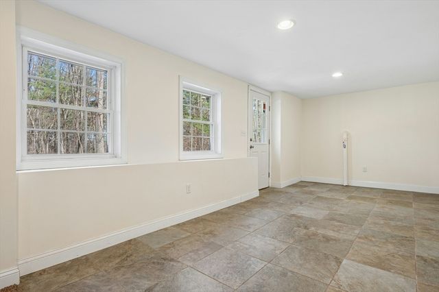 320 Lincoln Circle, Northbridge, MA 01534