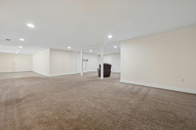 320 Lincoln Circle, Northbridge, MA 01534