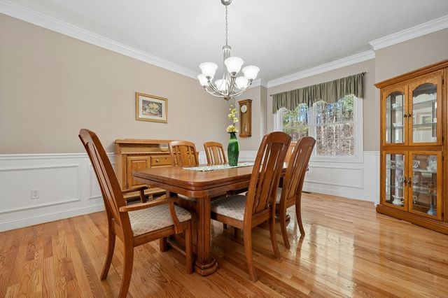 320 Lincoln Circle, Northbridge, MA 01534
