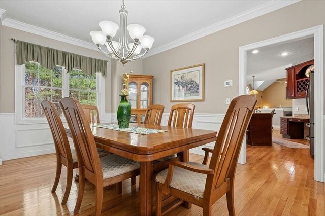320 Lincoln Circle, Northbridge, MA 01534