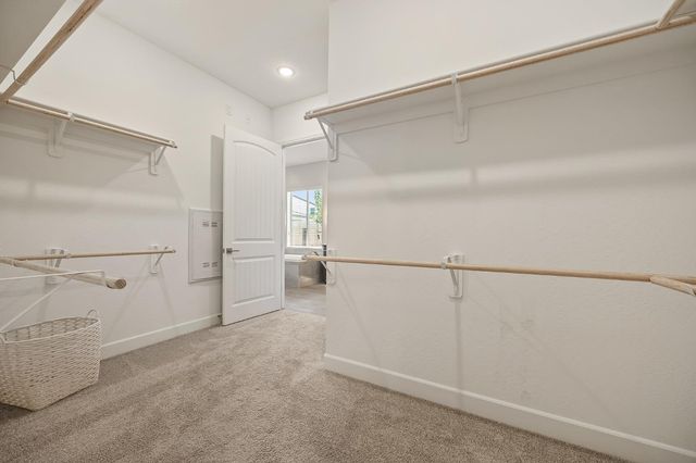 2549 N Black Oak Drive, Fresno, CA 93727