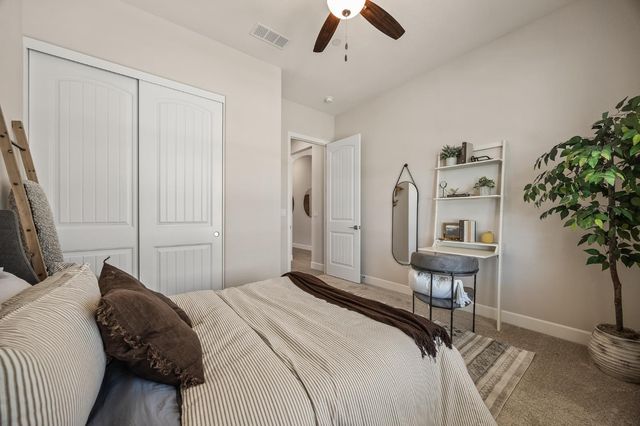 2549 N Black Oak Drive, Fresno, CA 93727