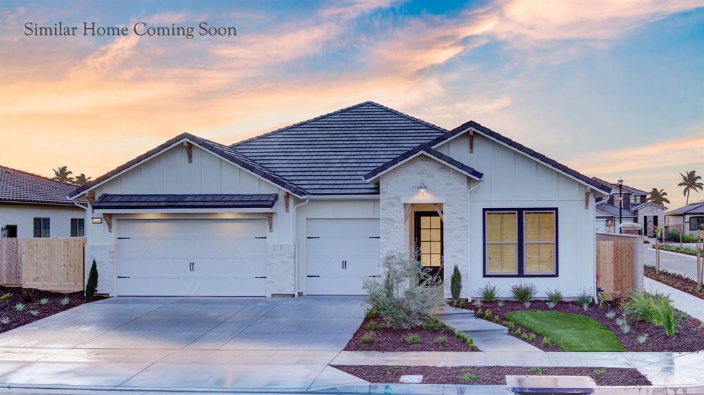 2549 N Black Oak Drive, Fresno, CA 93727