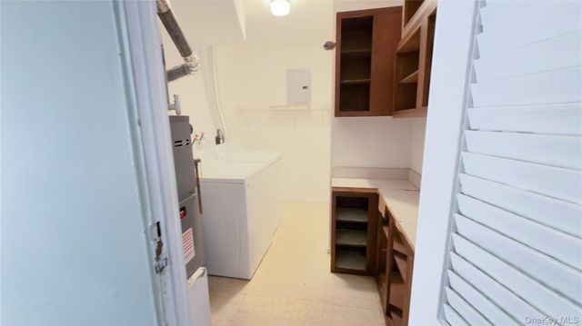 98 Whistler Court 98, Middle Island, NY 11953