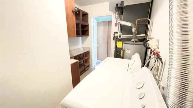 98 Whistler Court 98, Middle Island, NY 11953