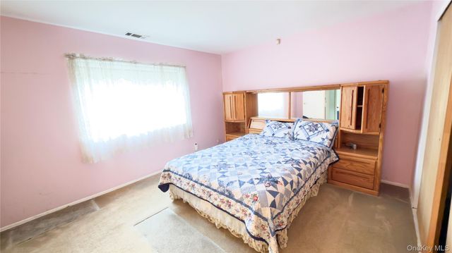 98 Whistler Court 98, Middle Island, NY 11953