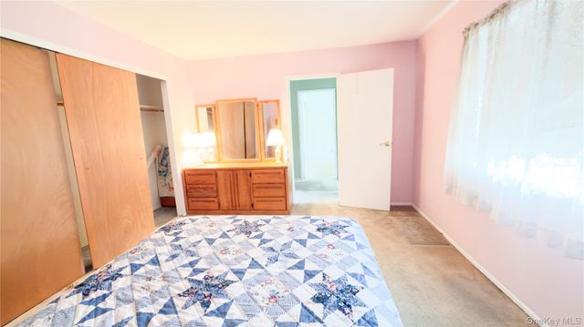 98 Whistler Court 98, Middle Island, NY 11953