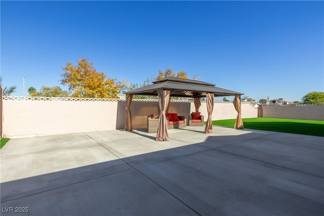 4386 El Carnal Way, Las Vegas, NV 89121